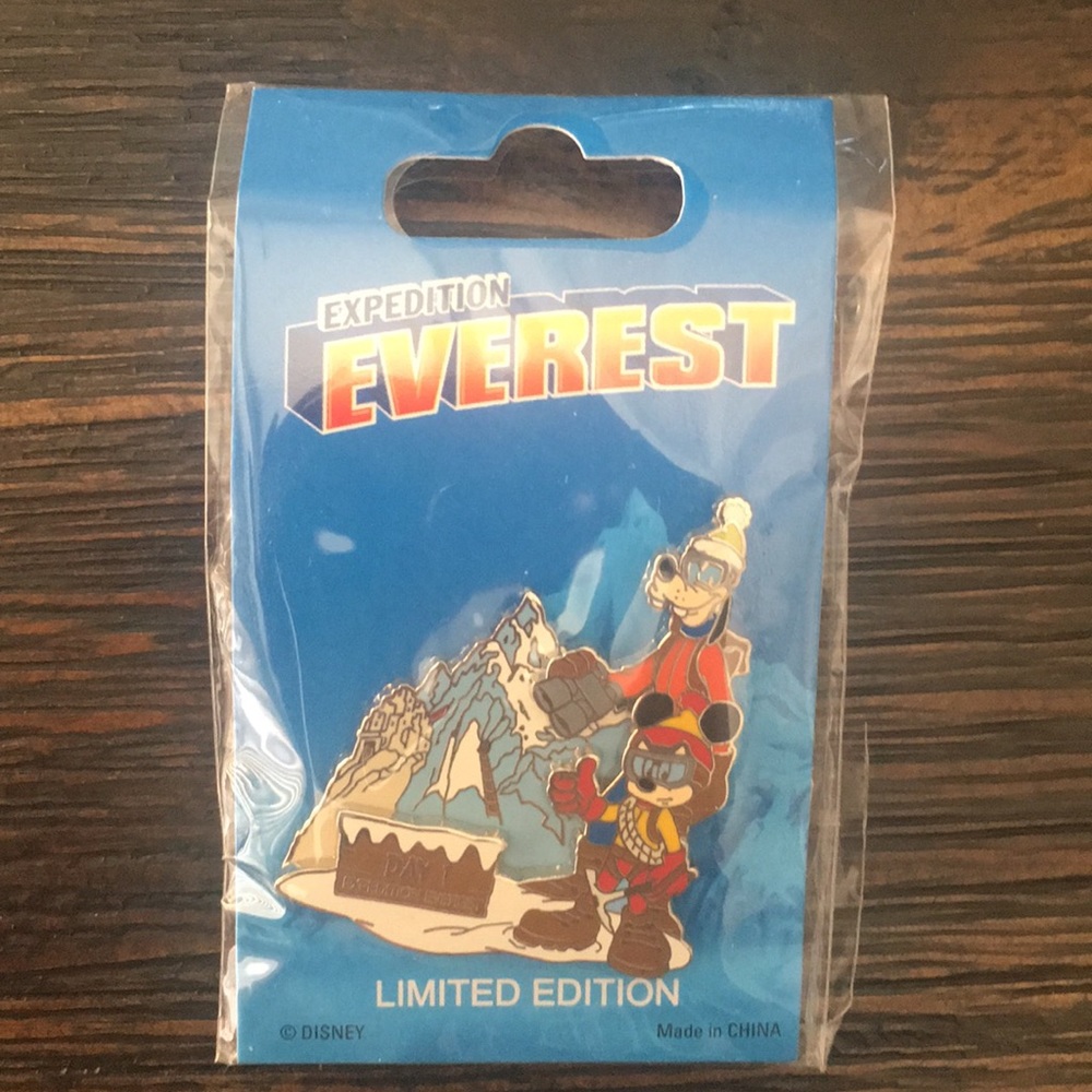 New 2006 Disney Expedition Everest Limited Ed Pin